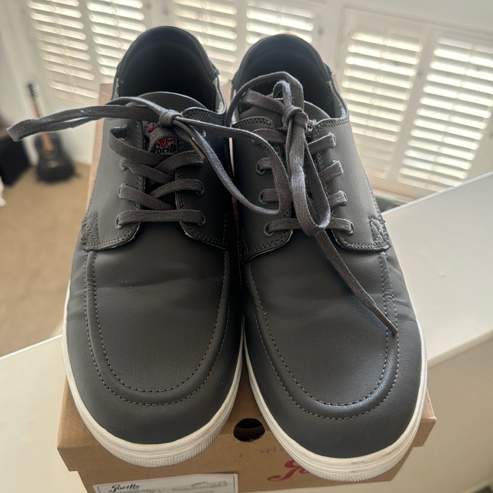 Grey gorilla lace-up casual shoes